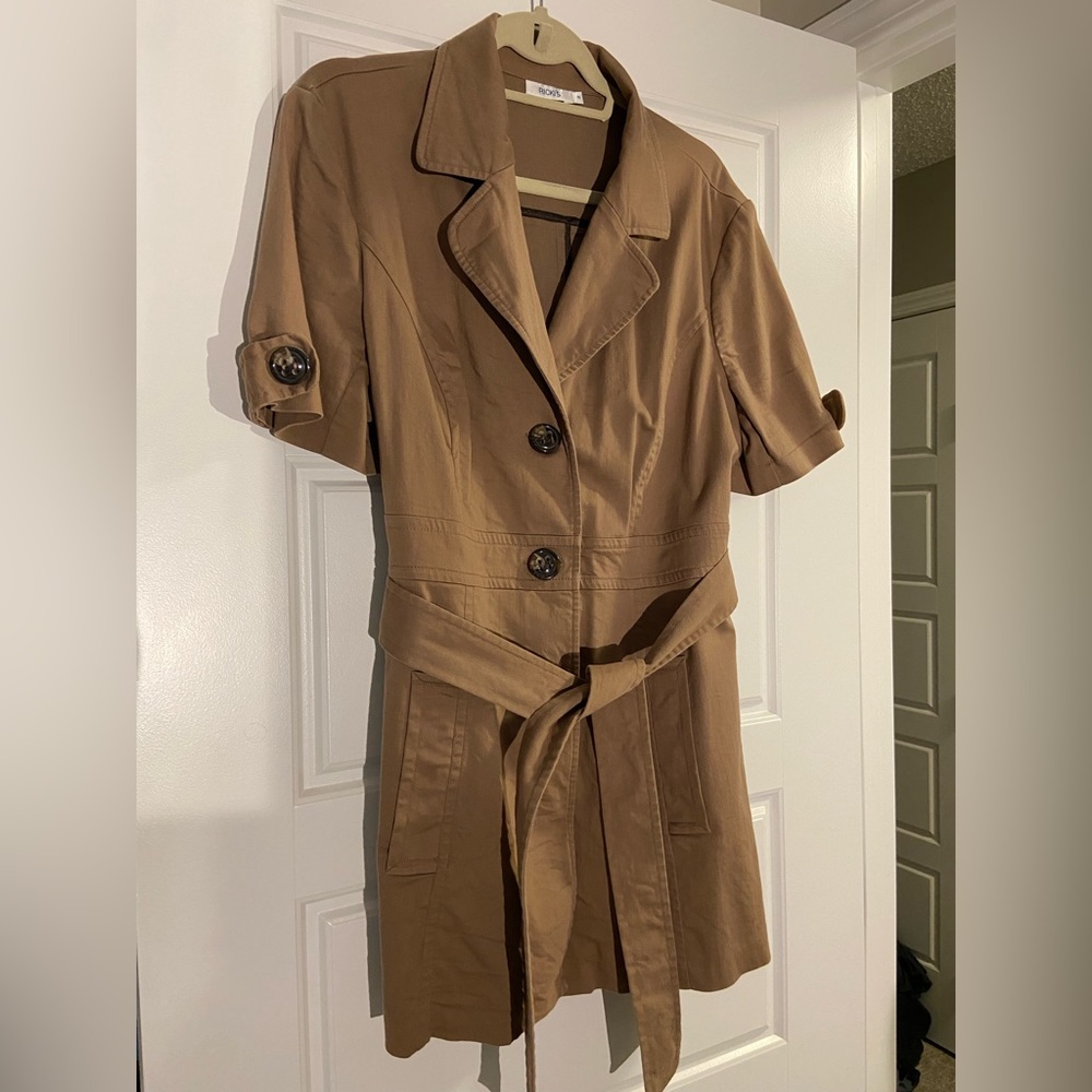 Short sleeve long belted jacket